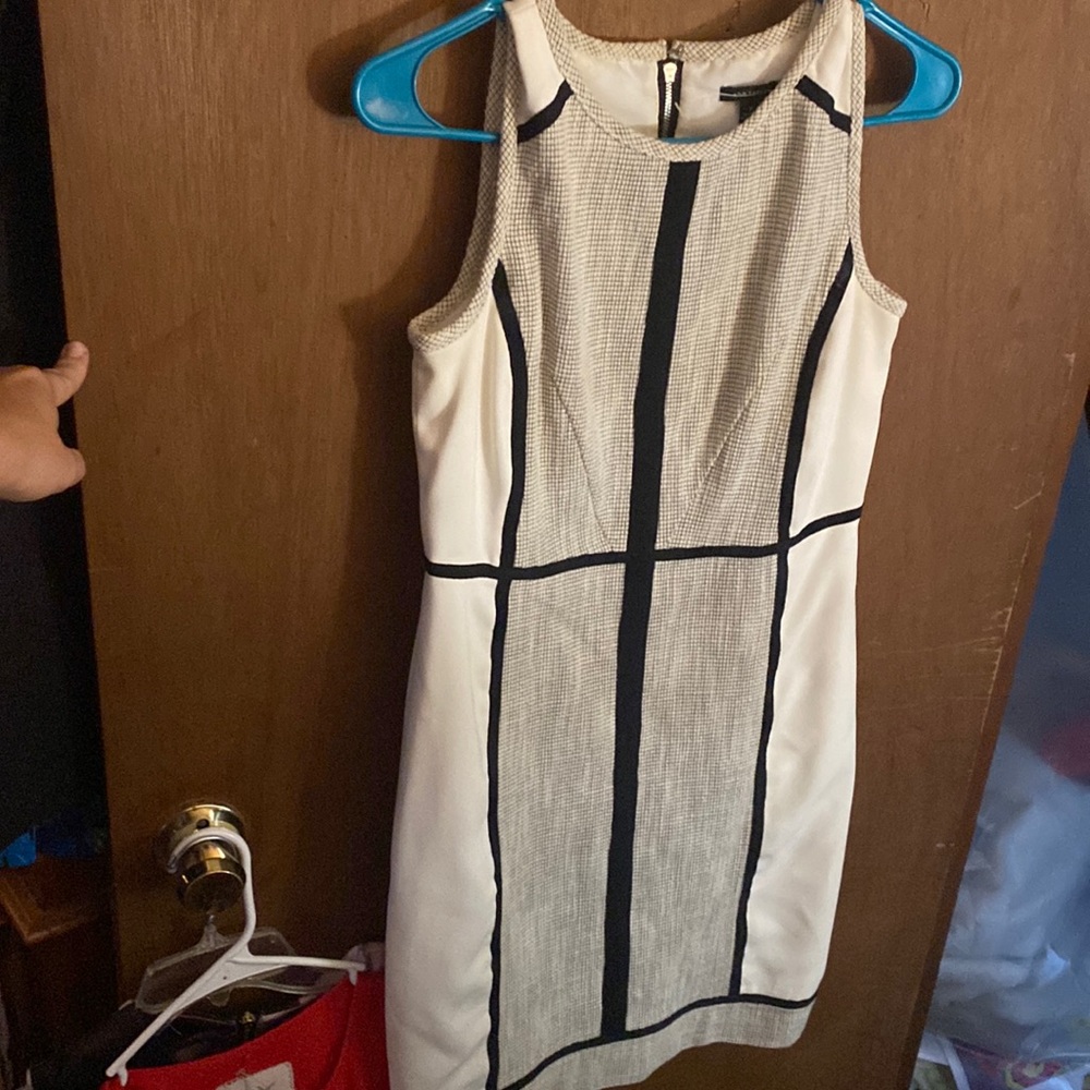 Size 2 ANN TAYLOR black and white